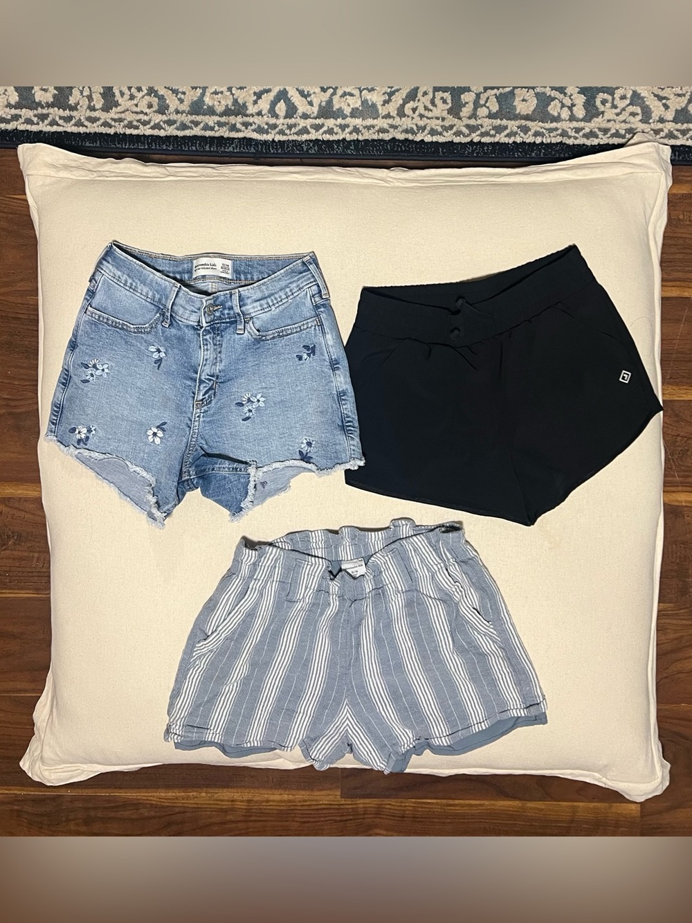 Abercrombie Kids Girls Shorts  Sz. 13/14 Bundle
Excellent condition, like new.